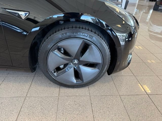Used 2018 Tesla Model 3 Mid Range RWD image 10