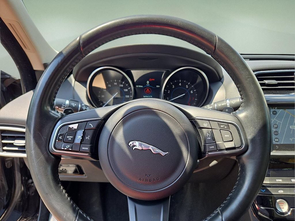Used 2017 Jaguar XE Premium AWD/4WD image 17