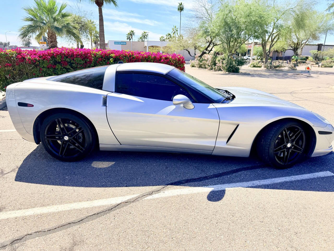 Used 2005 Chevrolet Corvette Coupe w/ Preferred Equipment Group RWD image 9
