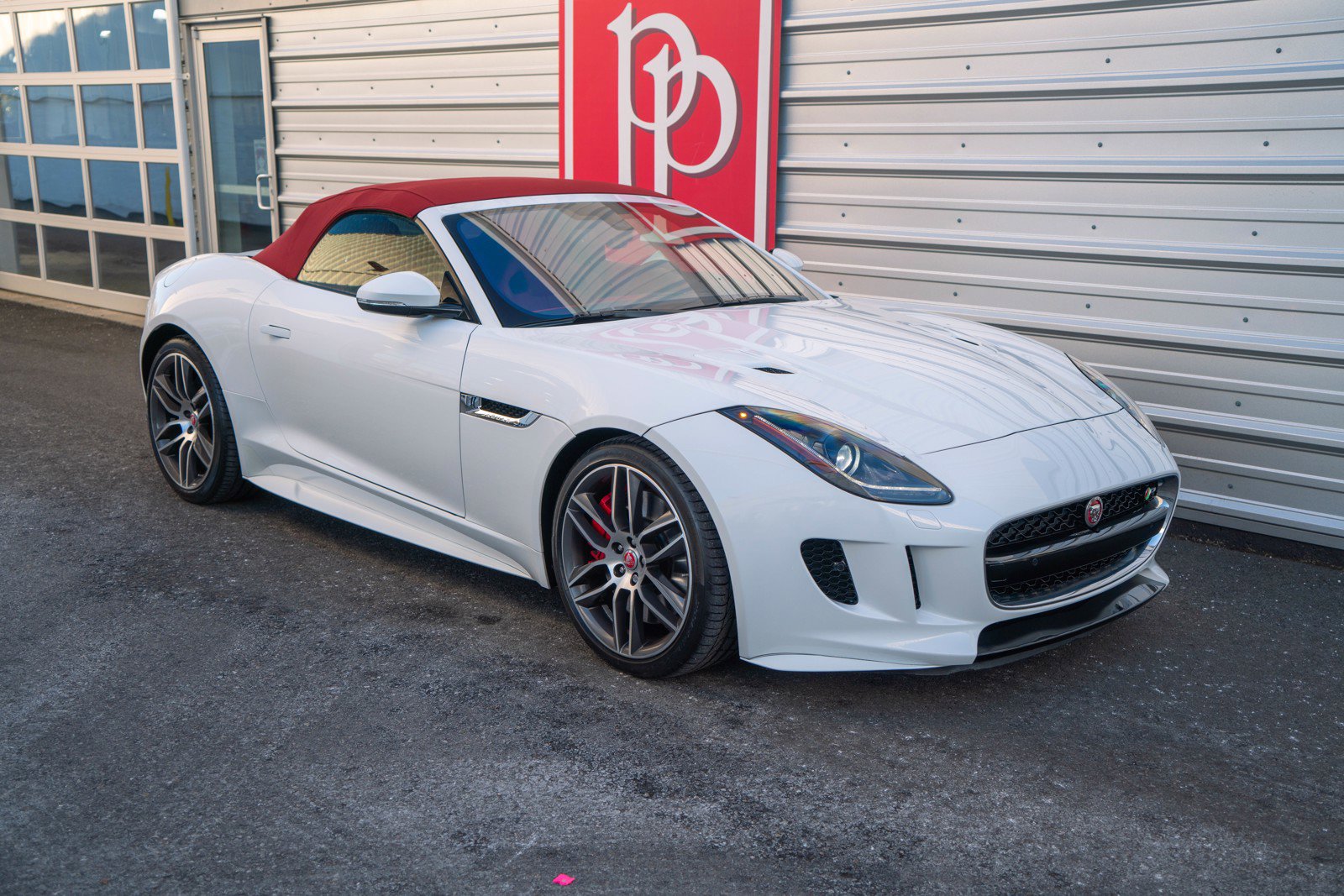 Used 2017 Jaguar F-TYPE R AWD/4WD image 53