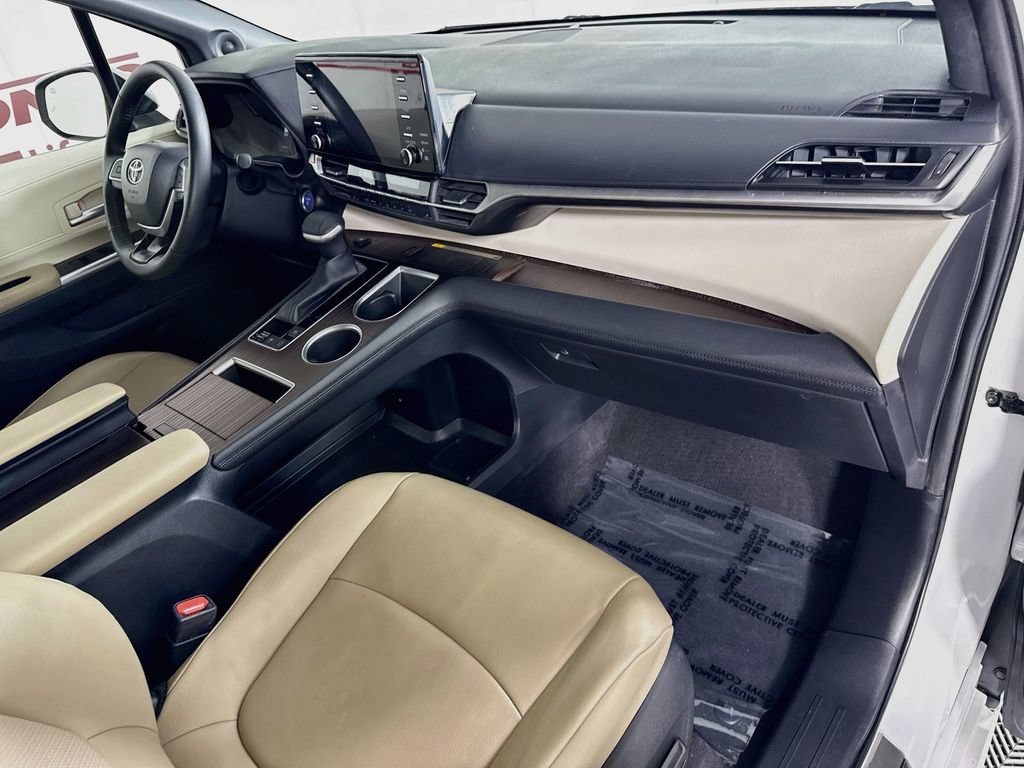 Certified 2022 Toyota Sienna XLE w/ XLE Plus Package FWD image 36