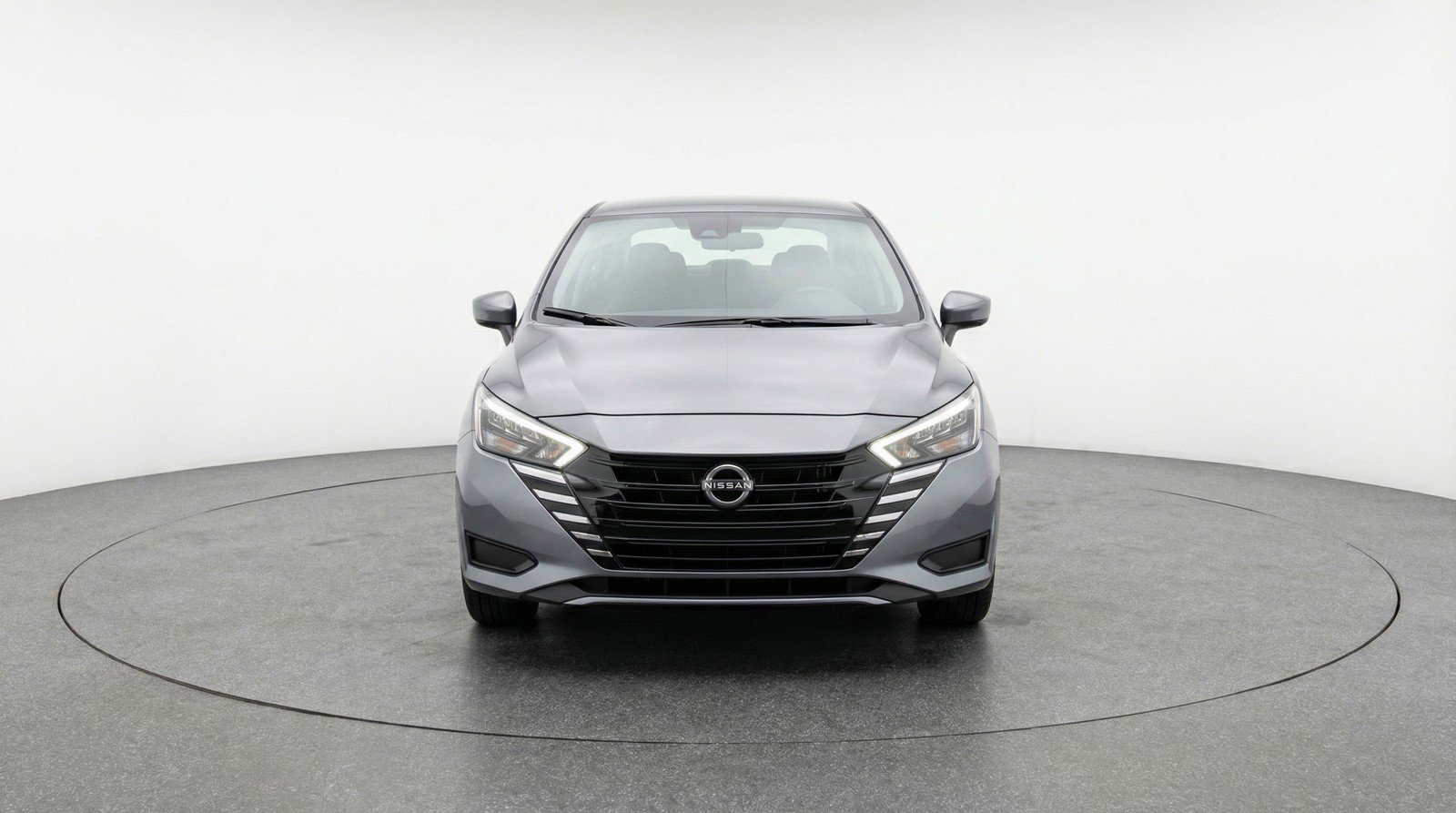 Used 2025 Nissan Versa SV image 2