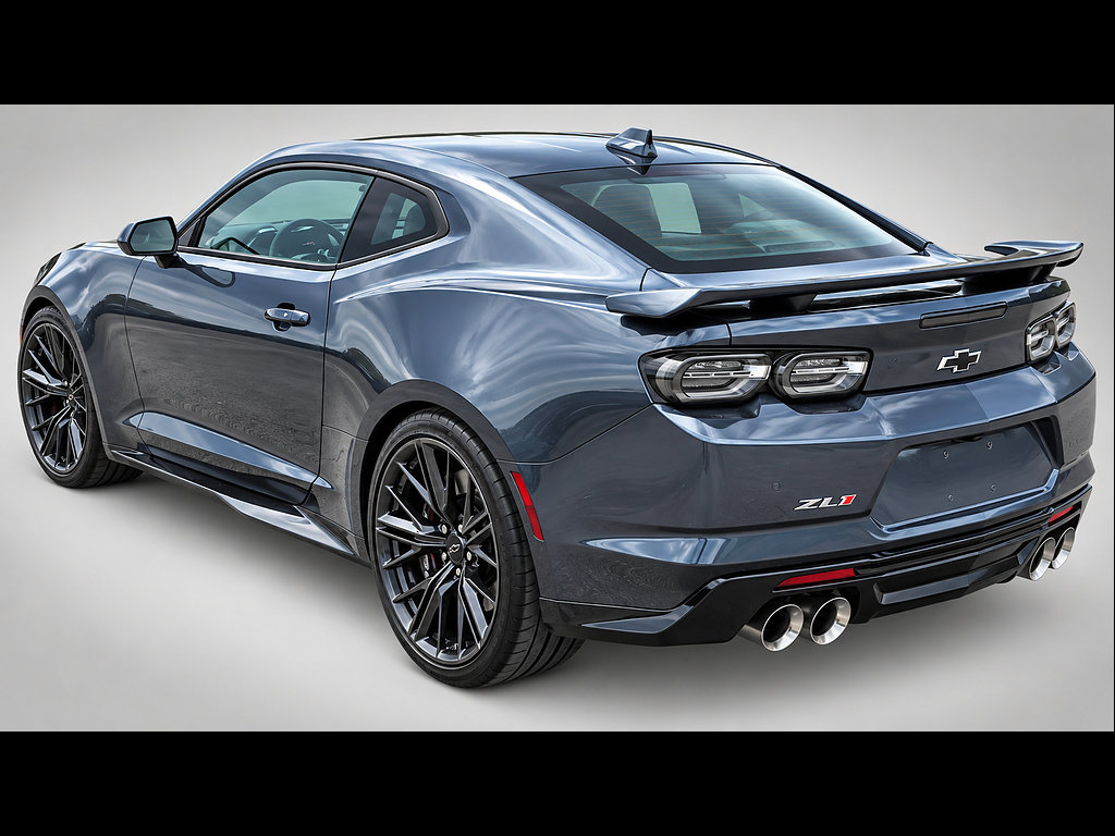 Used 2020 Chevrolet Camaro ZL1 RWD image 37