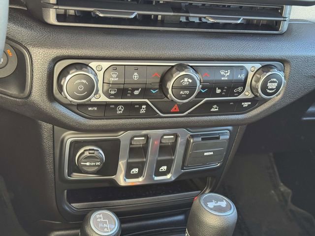 Used 2025 Jeep Wrangler Sport image 16