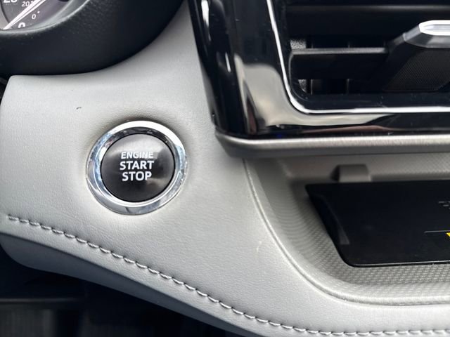 Used 2023 Toyota Highlander L image 37