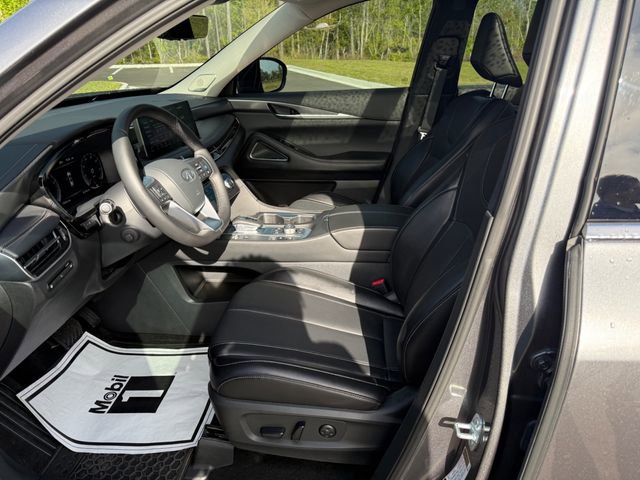 Used 2025 INFINITI QX60 Luxe w/ Vision Package FWD image 7