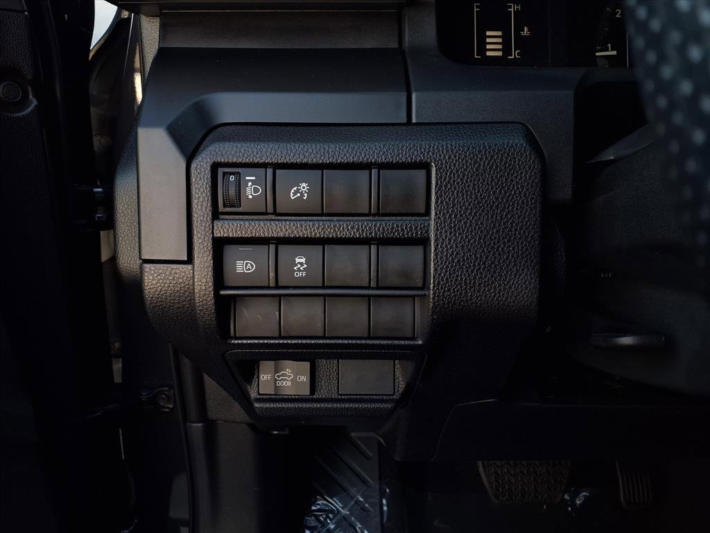 Certified 2025 Toyota Tacoma SR image 15