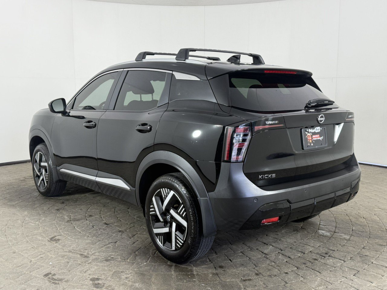 Used 2026 Nissan Kicks SV w/ Cold Weather Package FWD image 5
