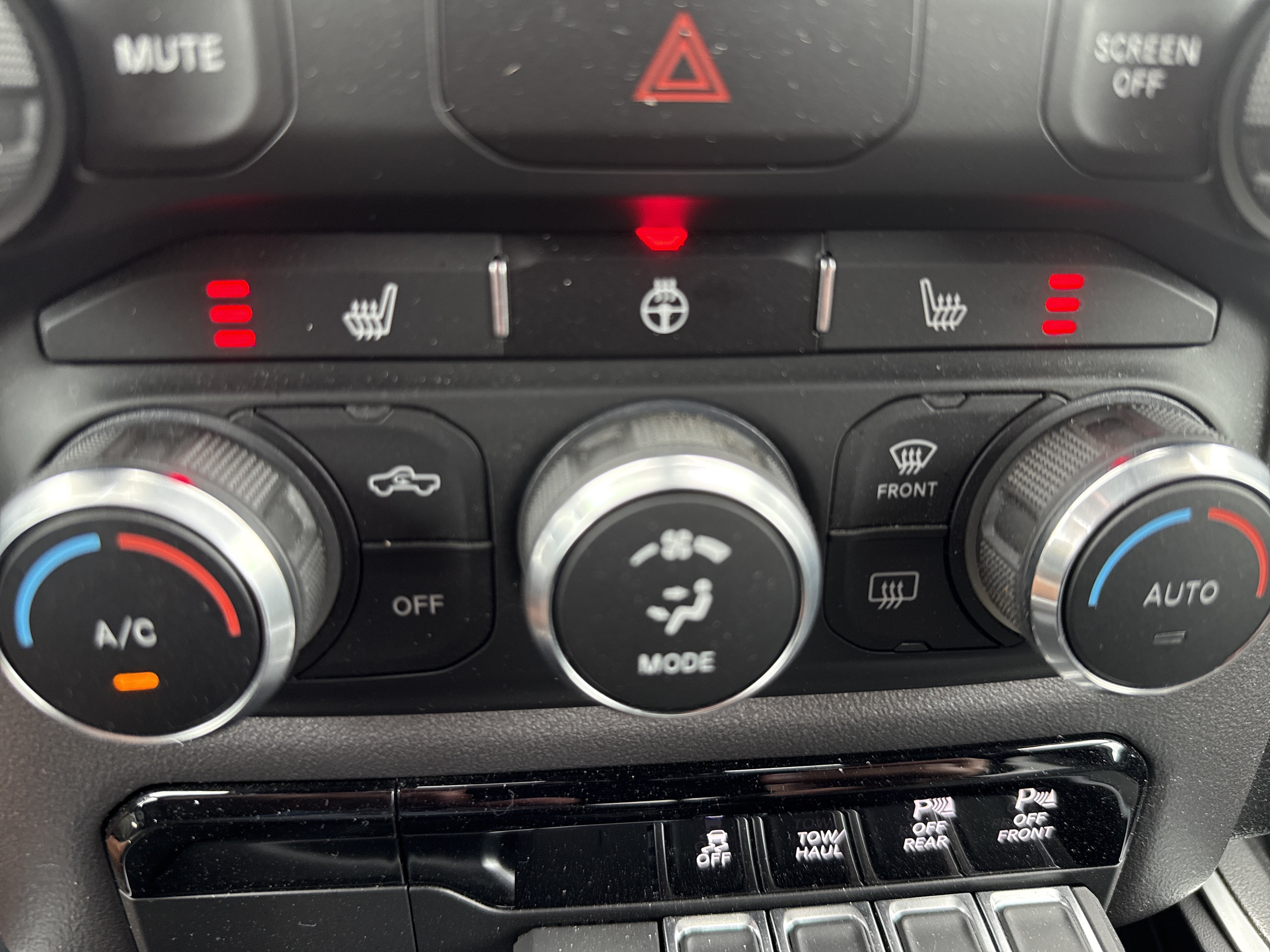 Used 2023 RAM 1500 Big Horn AWD/4WD image 27