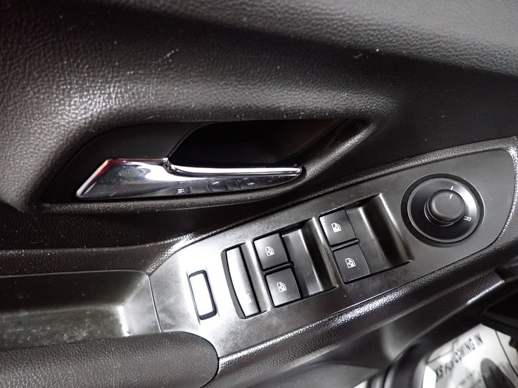 Used 2018 Chevrolet Trax LT w/ LT Convenience Package FWD image 18