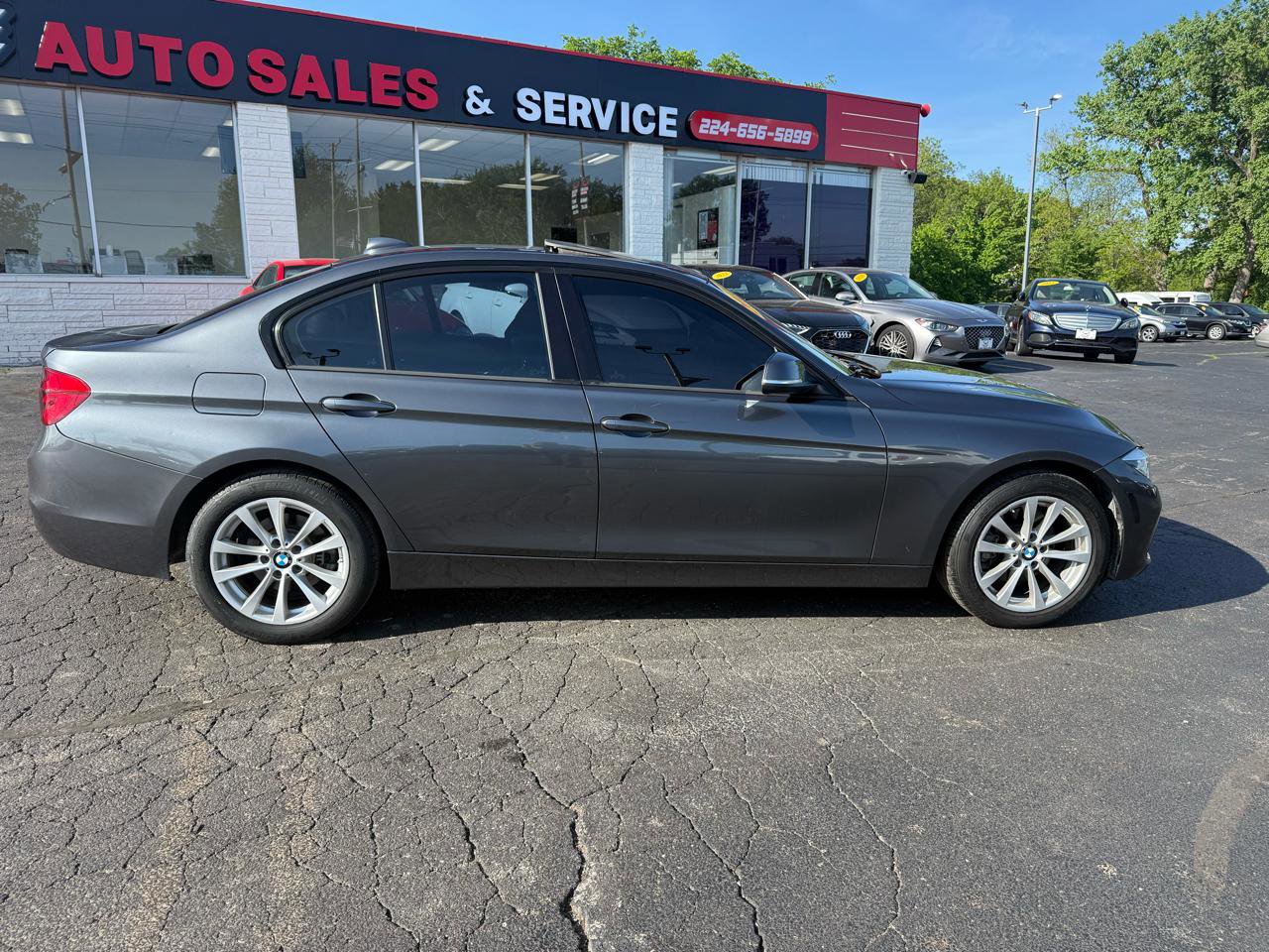 Used 2018 BMW 320i xDrive Sedan AWD/4WD image 7