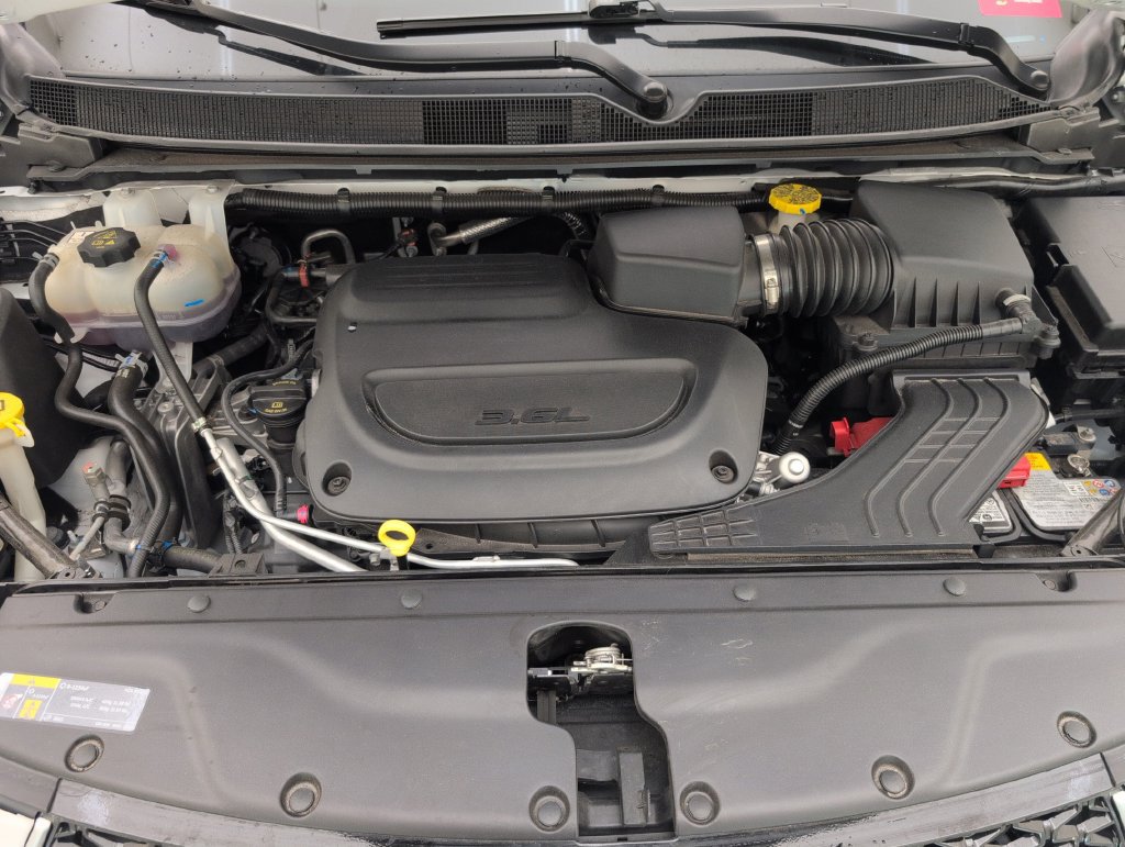 Used 2024 Chrysler Pacifica Pinnacle FWD image 39