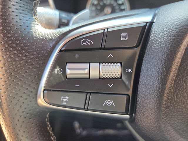 Used 2025 Genesis G70 2.5T RWD image 30