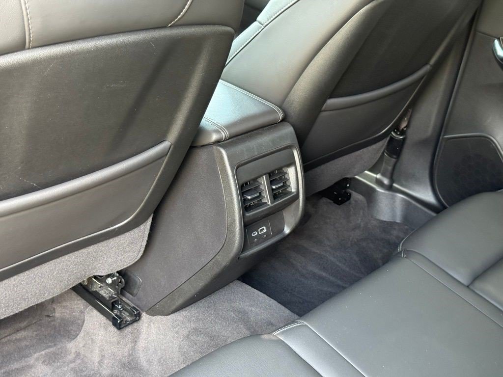 Certified 2025 Cadillac XT4 Premium Luxury FWD image 25