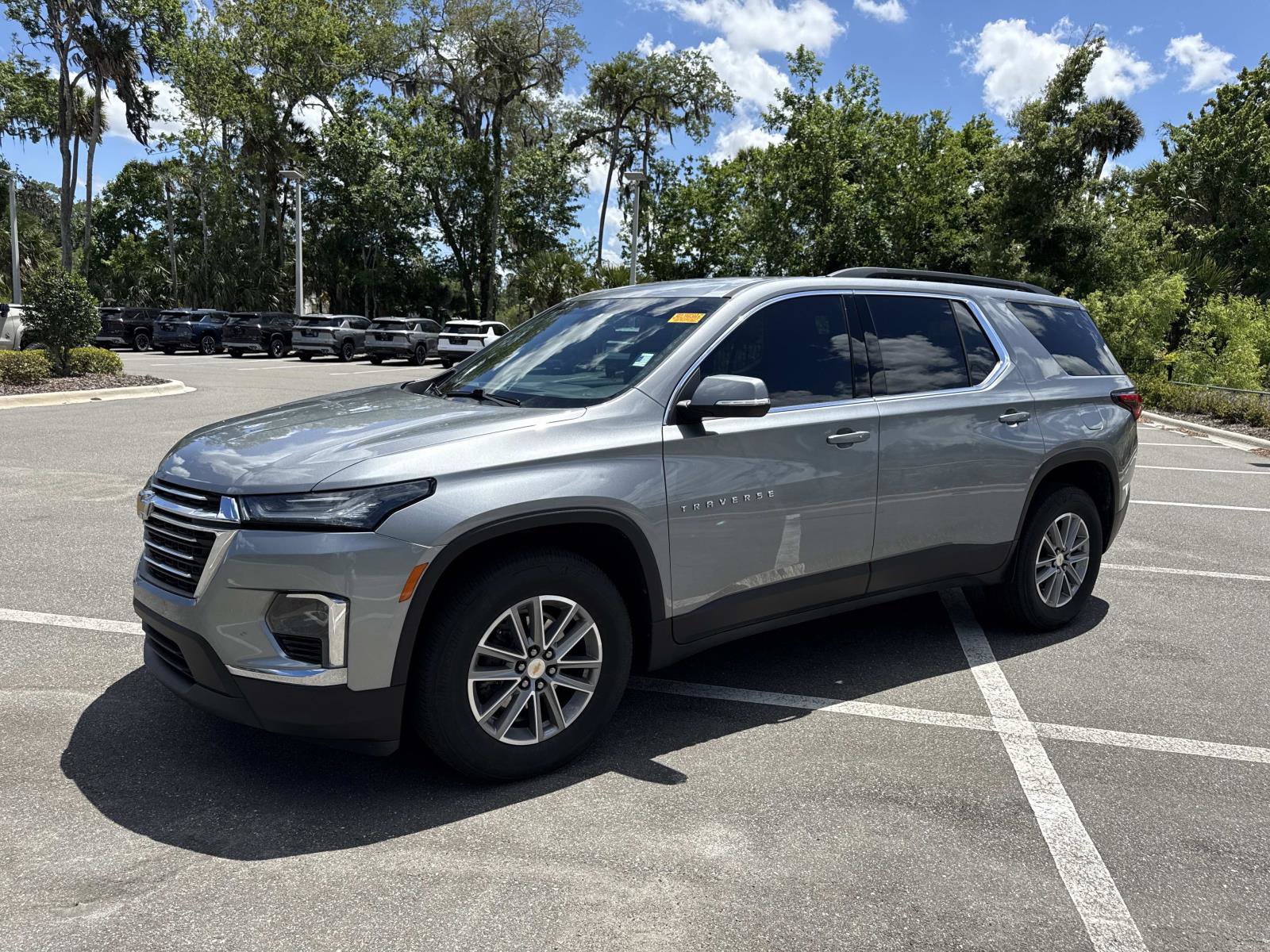 Used 2023 Chevrolet Traverse LT image 7