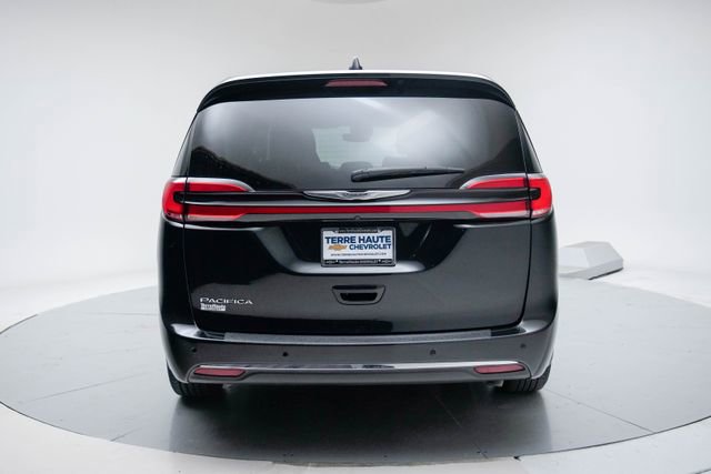 Used 2023 Chrysler Pacifica Touring-L image 5
