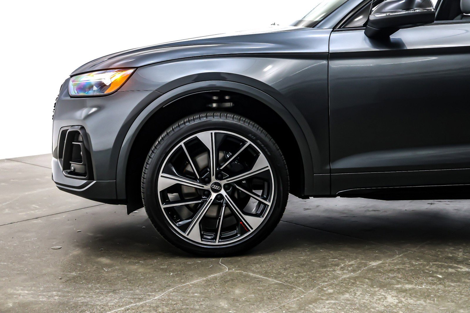 Used 2024 Audi SQ5 Premium Plus w/ Premium Plus Package image 11