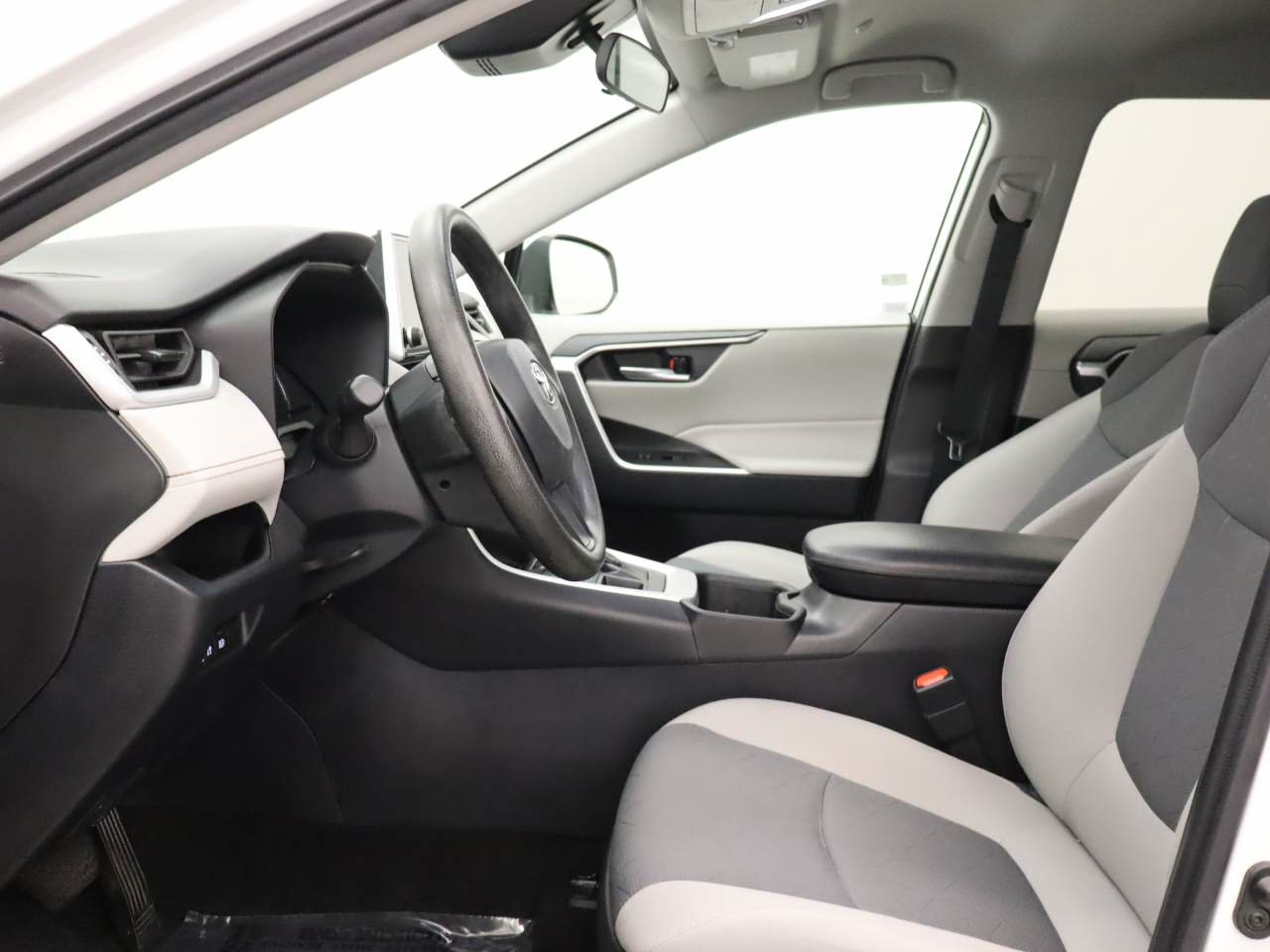 Used 2023 Toyota RAV4 XLE AWD/4WD image 15