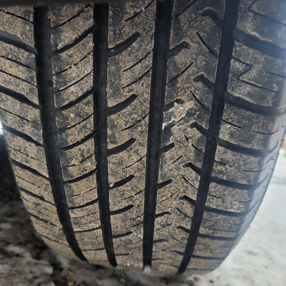 Used 2022 Chrysler Voyager LX image 39