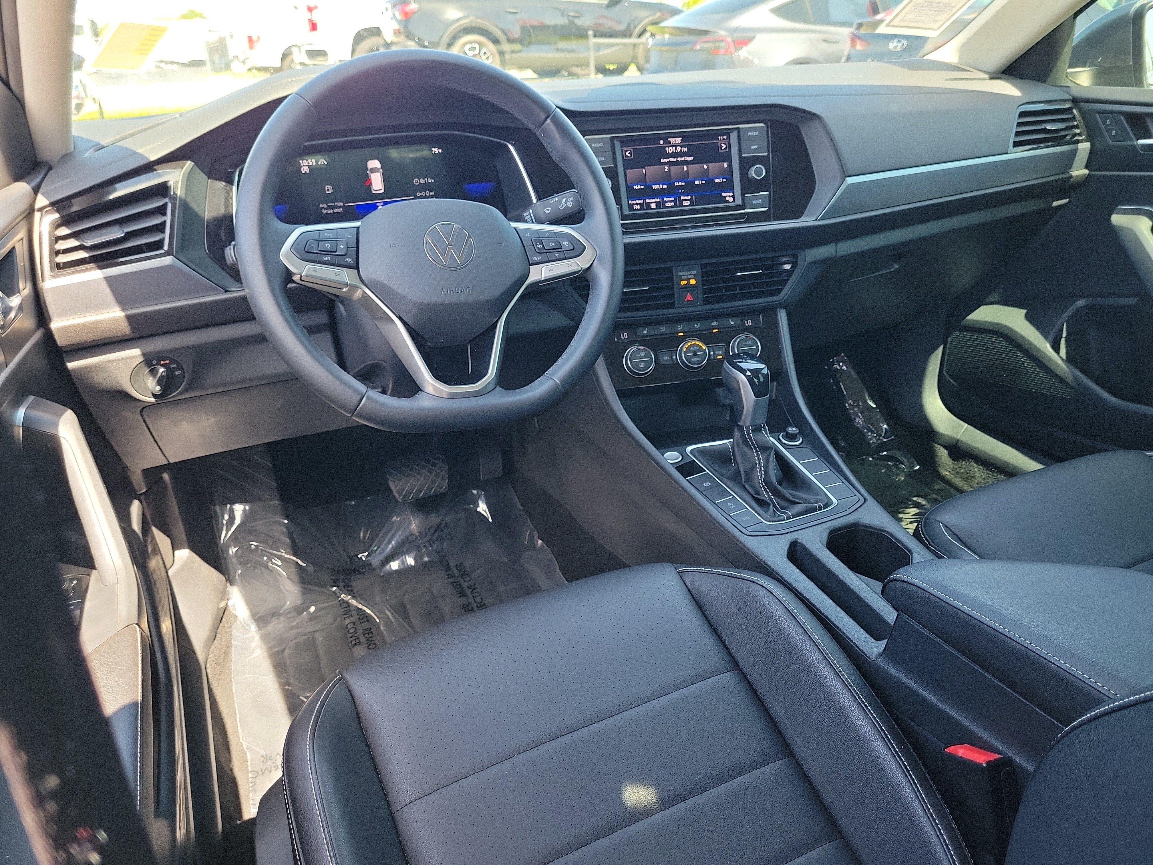 Used 2023 Volkswagen Jetta SE FWD image 16