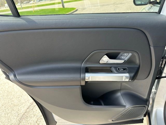 Certified 2022 Mercedes-Benz GLB 250 4MATIC image 18