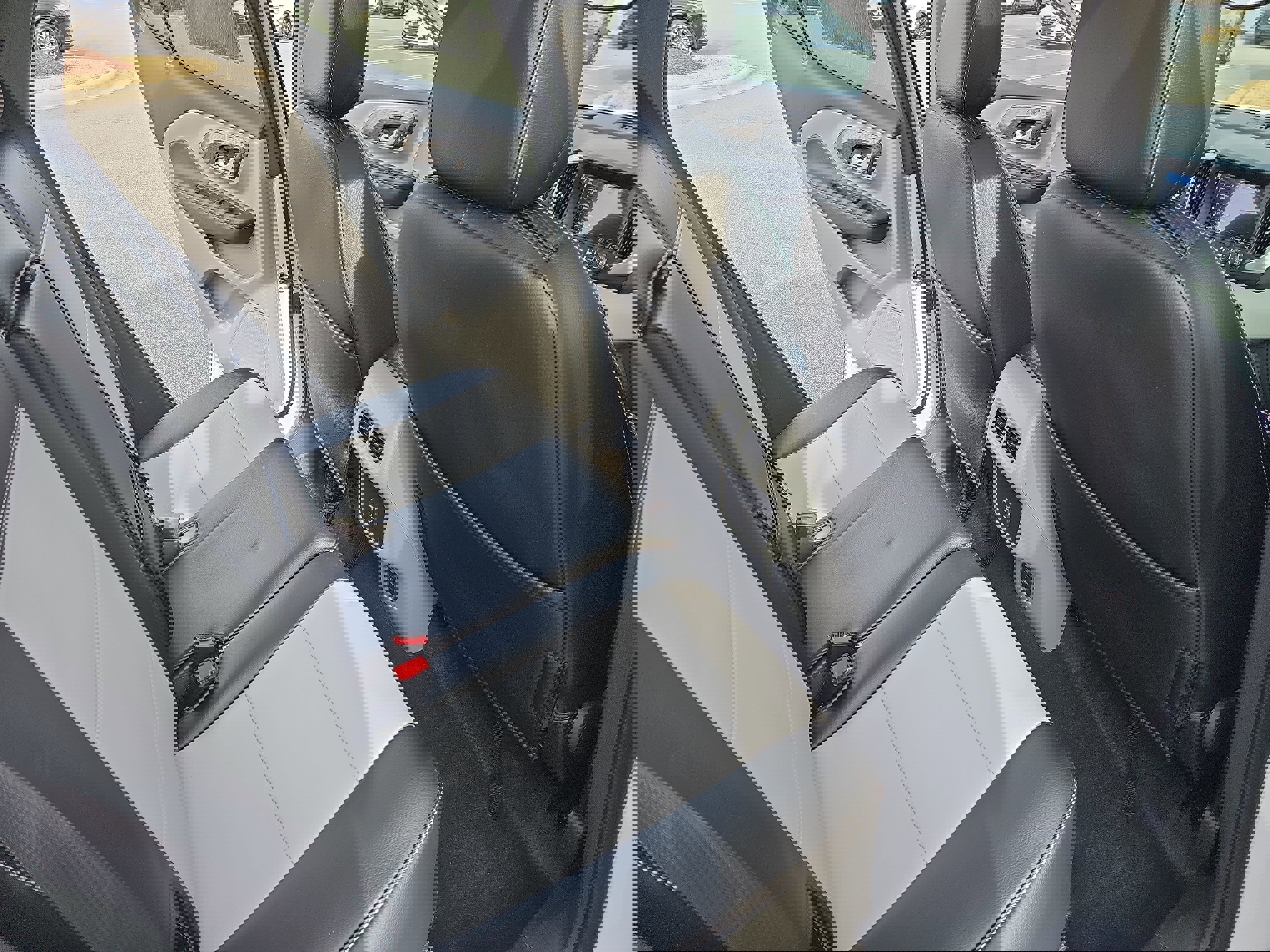 Used 2024 GMC Terrain SLT w/ Infotainment Package II image 11