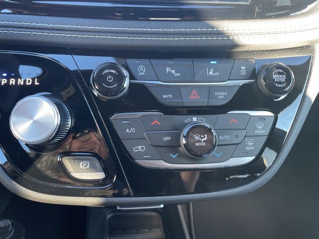 New 2026 Chrysler Pacifica Select image 30