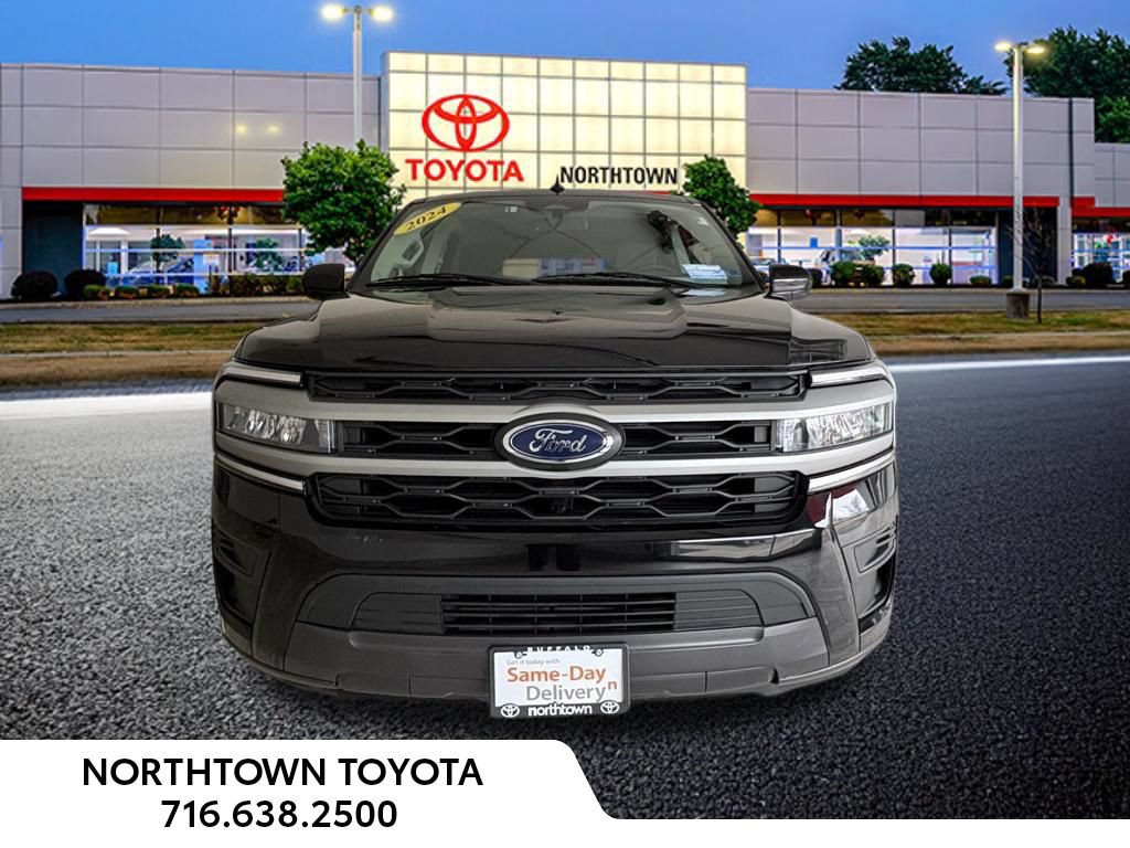 Used 2024 Ford Expedition XLT AWD/4WD image 6