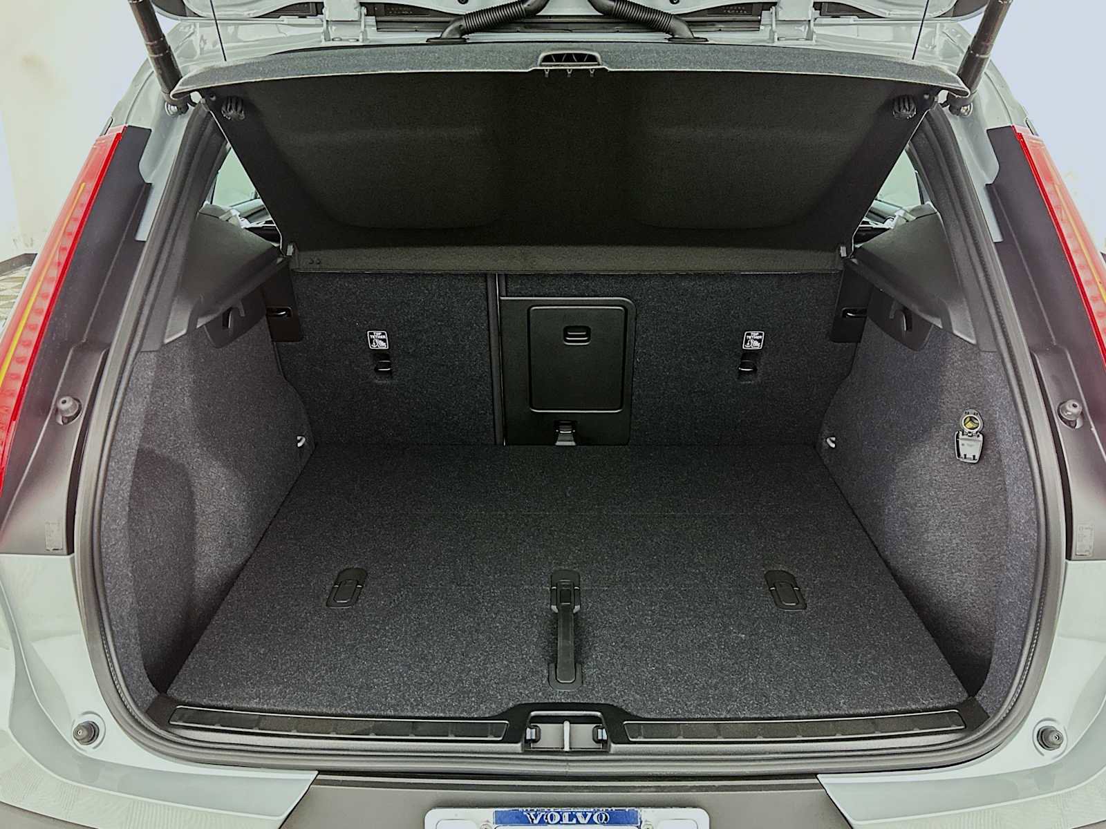 New 2026 Volvo XC40 B5 Ultra w/ Climate Package AWD/4WD image 24