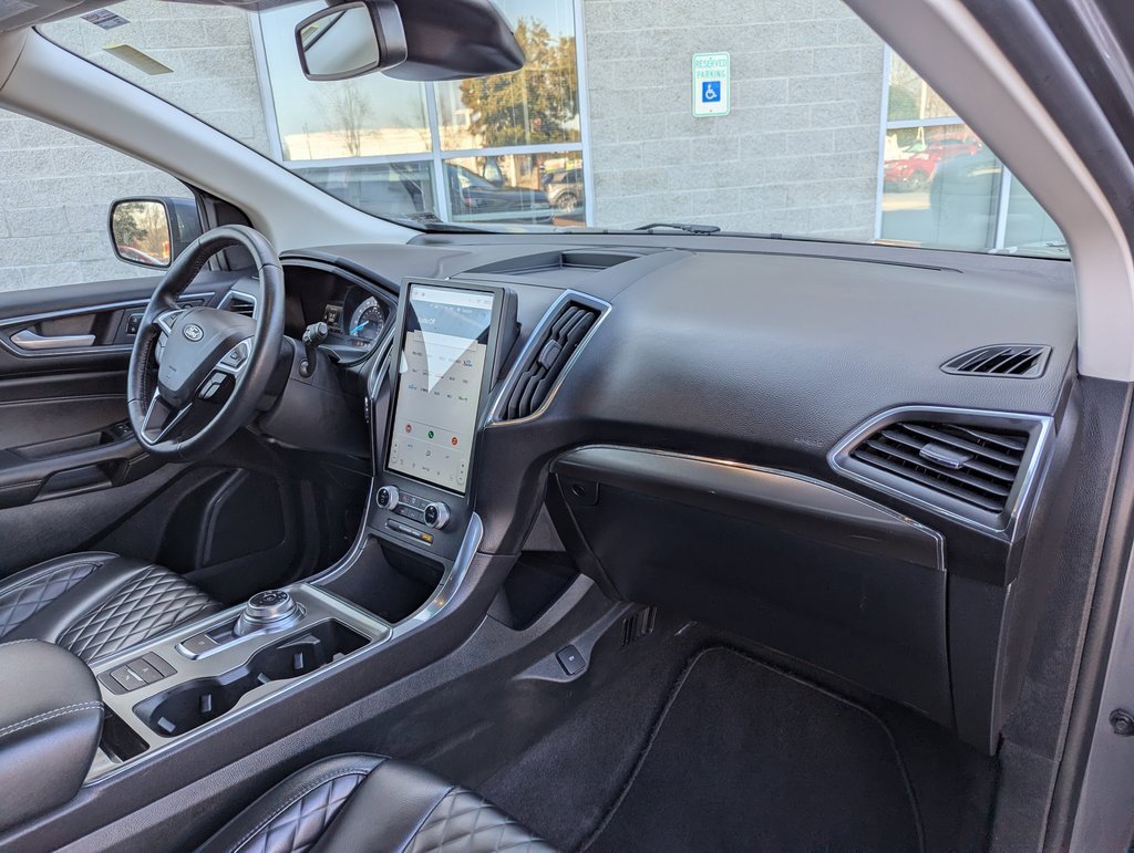 Used 2024 Ford Edge Titanium image 18