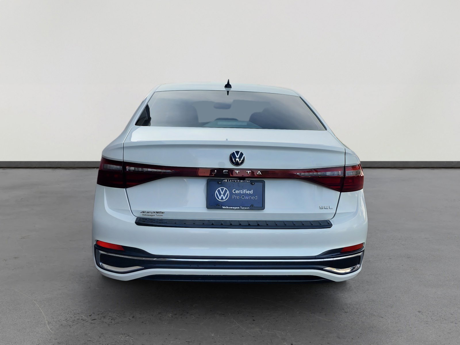 Certified 2025 Volkswagen Jetta SEL image 4