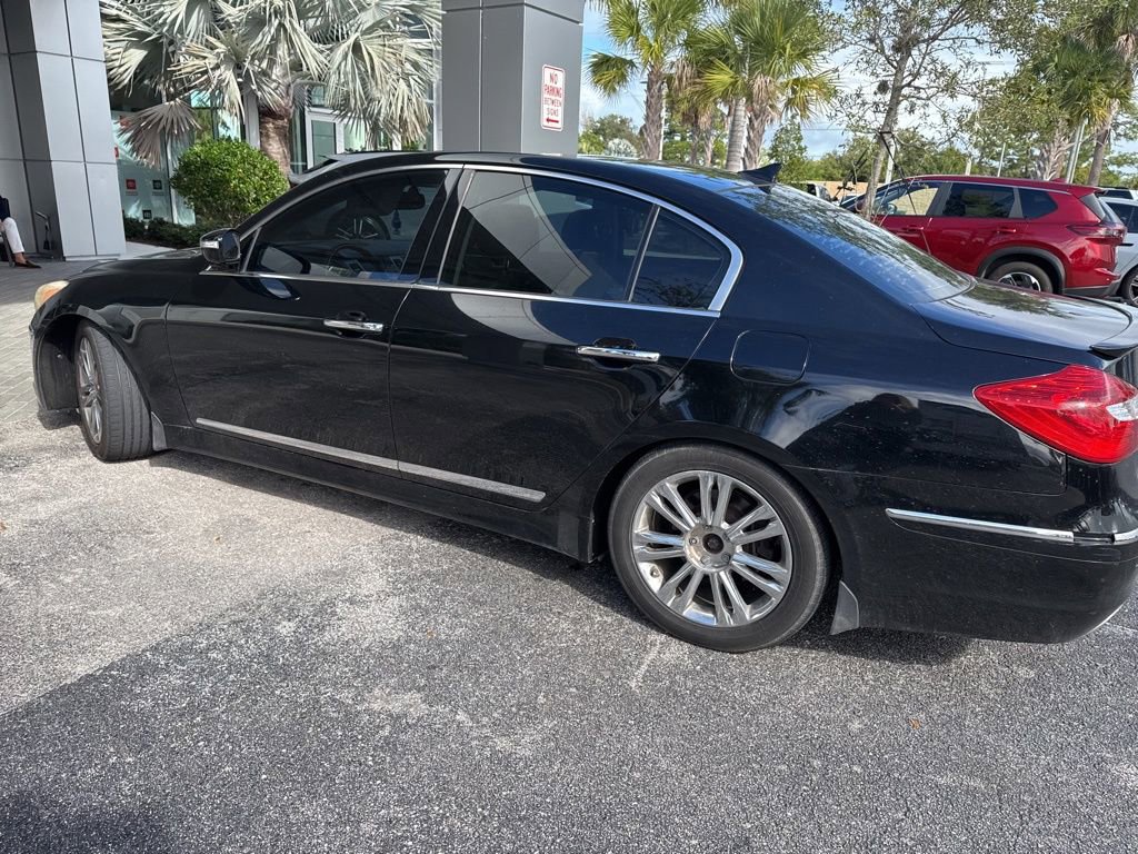 Used 2012 Hyundai Genesis 5.0 image 2