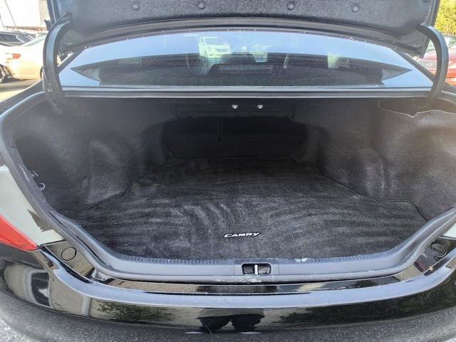 Used 2014 Toyota Camry SE FWD image 17