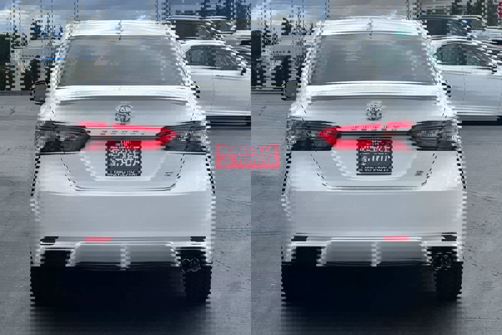 Used 2019 Toyota Camry SE w/ Carpet Mat Package image 8