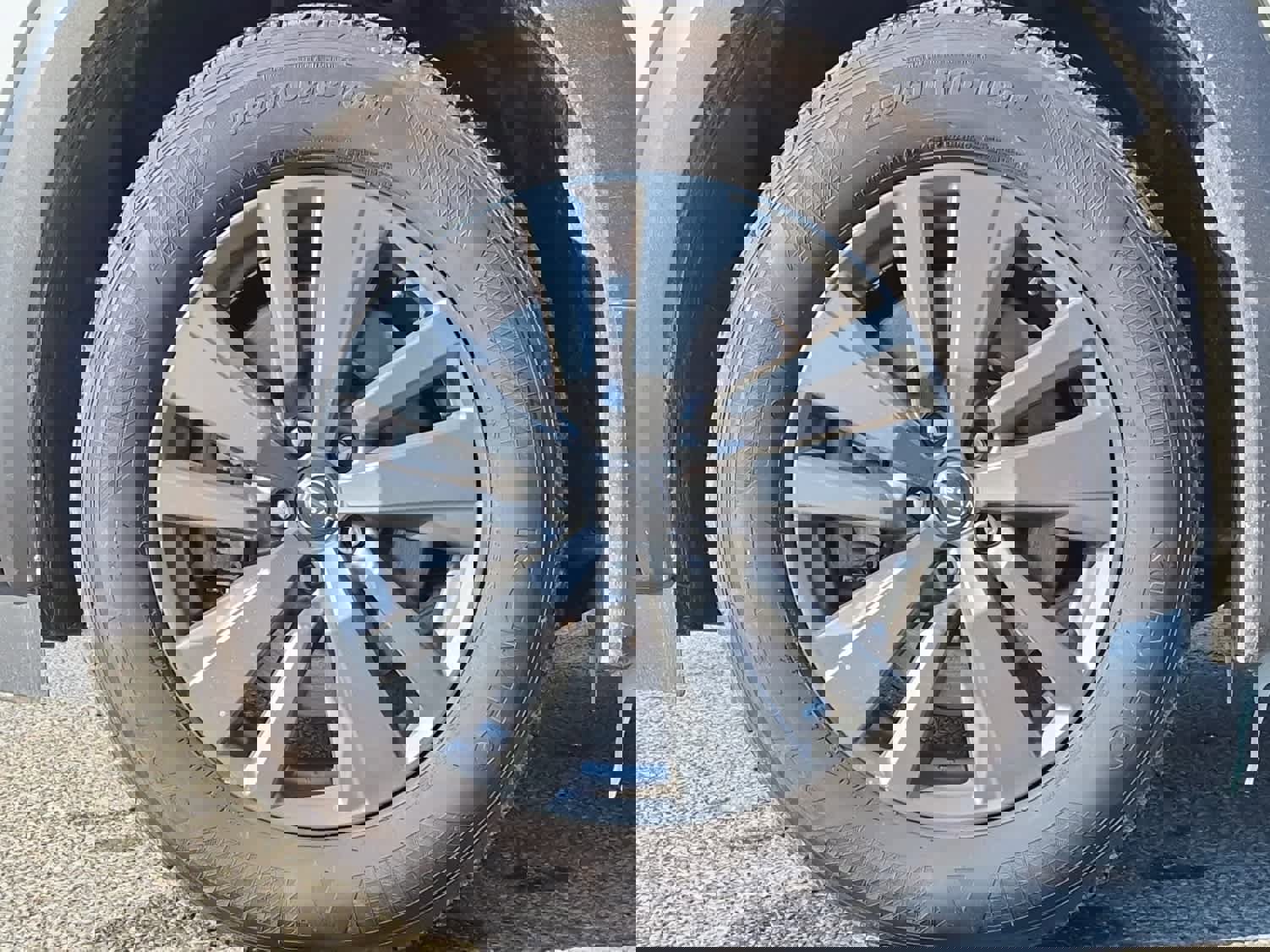 Used 2024 Nissan Pathfinder SV image 6