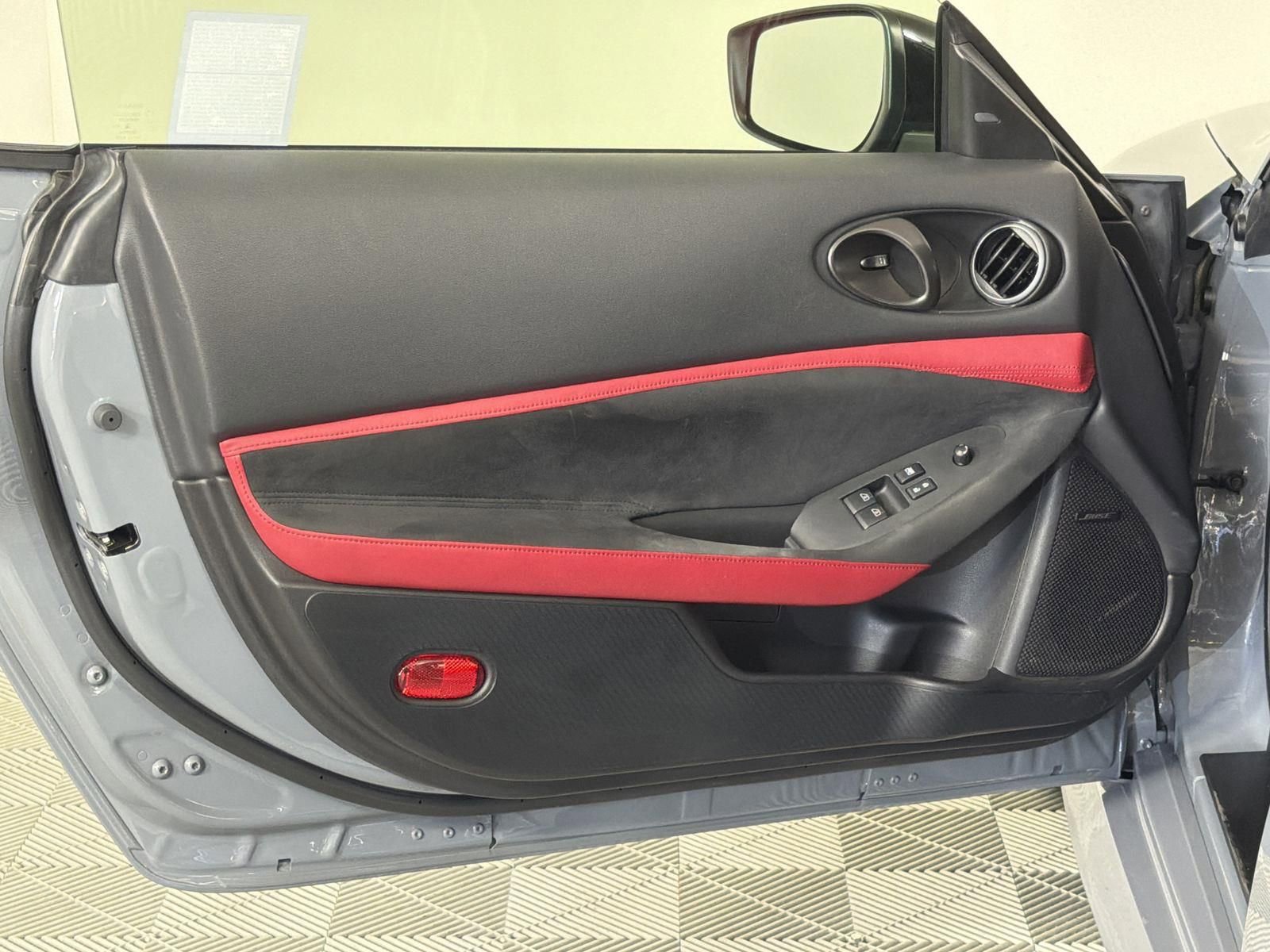 Used 2024 Nissan Z Performance w/ Floor Mat Package image 20