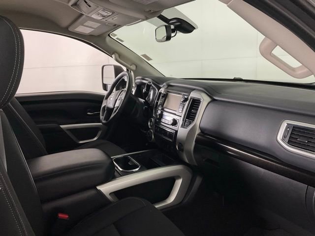 Used 2018 Nissan Titan SV w/ SV Convenience Package image 29