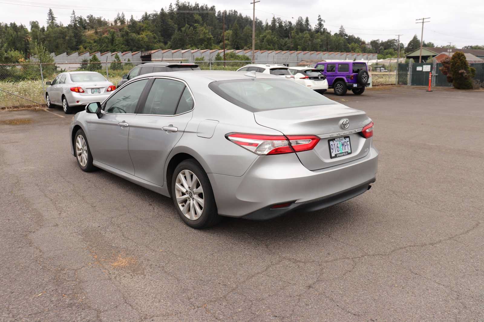 Used 2020 Toyota Camry LE FWD image 7