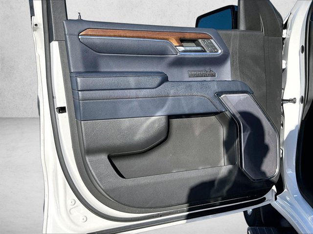 Used 2023 Chevrolet Silverado 1500 High Country RWD image 18