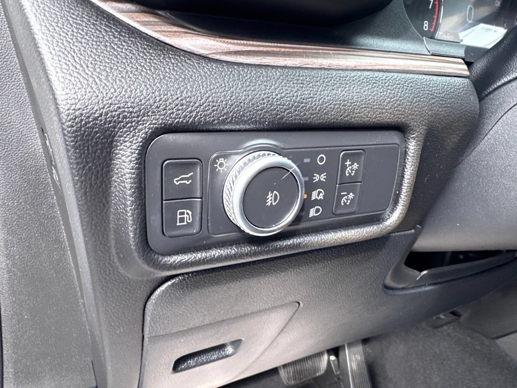 Used 2021 Ford Explorer Limited w/ Hybrid Equipment Group 310A RWD image 12