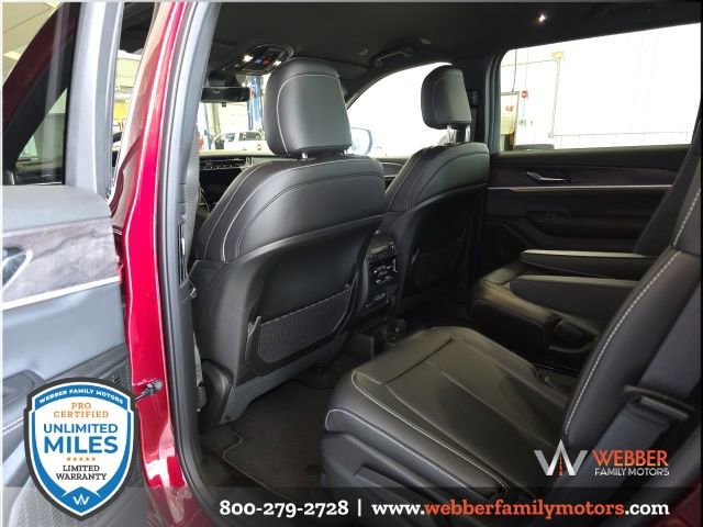 New 2025 Jeep Grand Cherokee L Limited w/ Black Appearance Package image 13