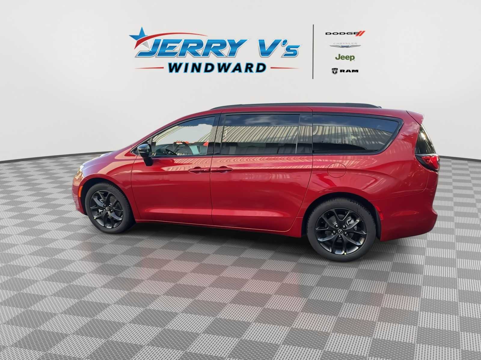 New 2026 Chrysler Pacifica Select w/ S Appearance Package image 5