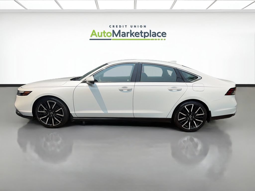 Used 2023 Honda Accord Touring image 4