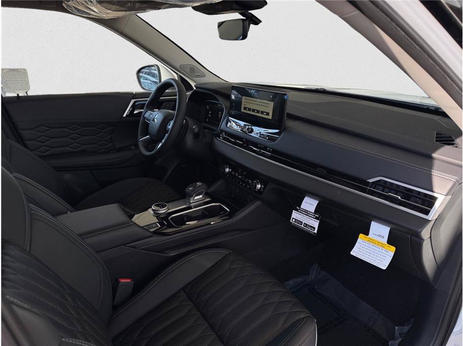 New 2026 Mitsubishi Outlander SEL FWD image 13