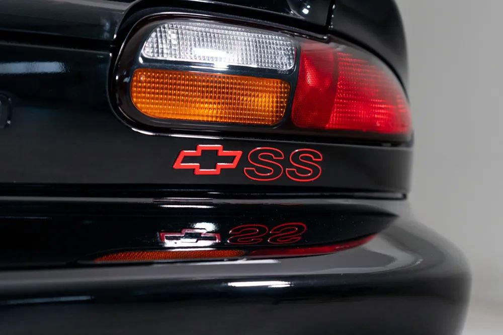 Used 1998 Chevrolet Camaro Z28 w/ SS Performance/Appearance Pkg image 15