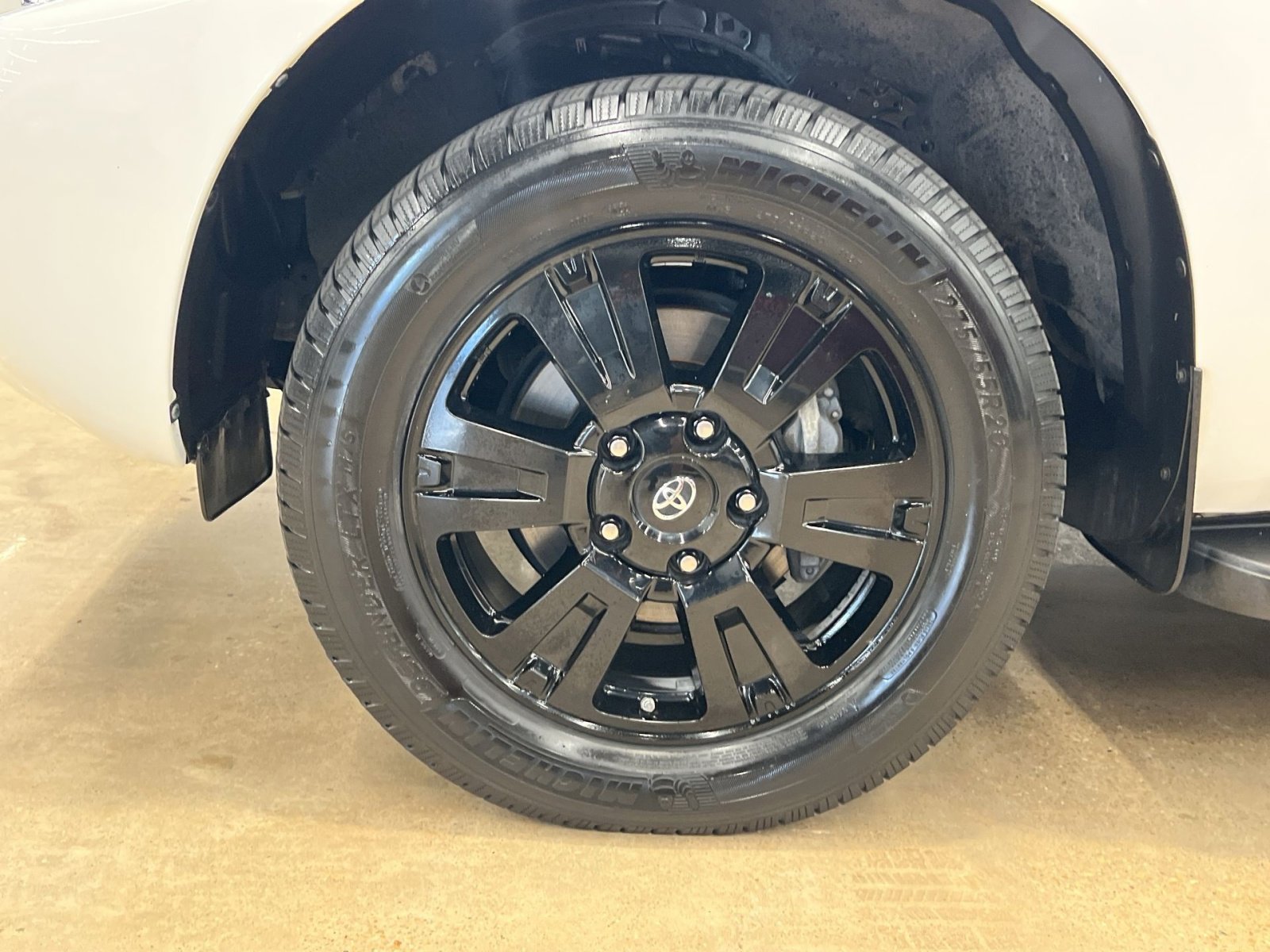 Used 2018 Toyota Sequoia TRD Sport AWD/4WD image 10