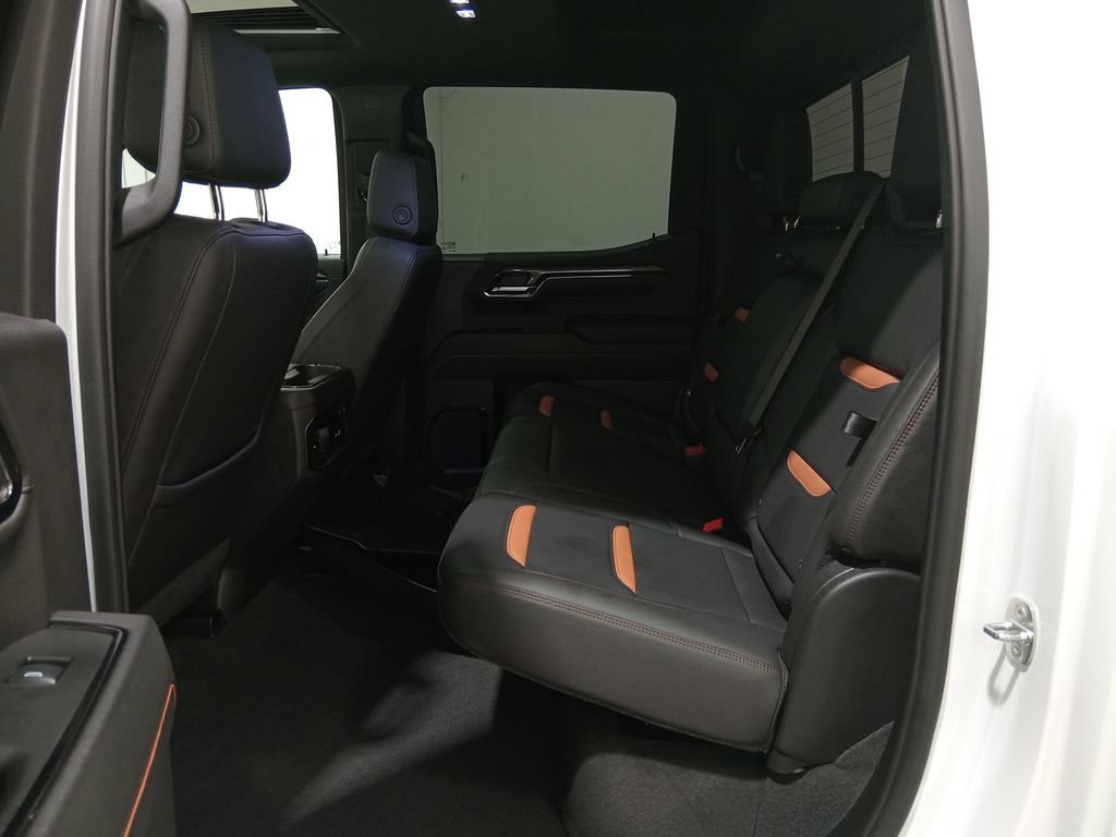 Used 2024 GMC Sierra 1500 AT4 w/ Technology Package AWD/4WD image 14