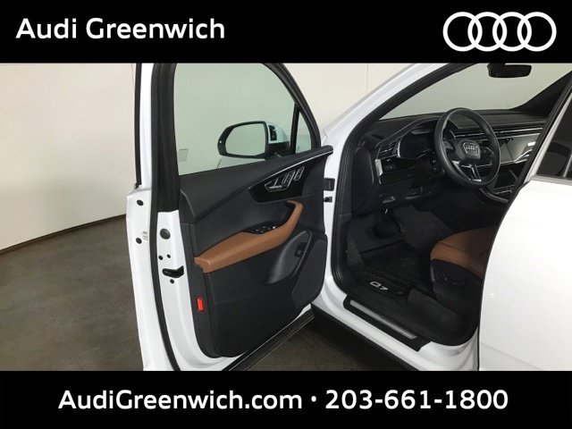 Certified 2023 Audi Q7 2.0T Premium w/ Towing Package AWD/4WD image 10