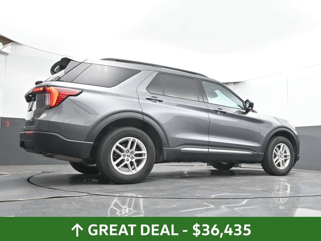 Used 2025 Ford Explorer Active AWD/4WD image 43
