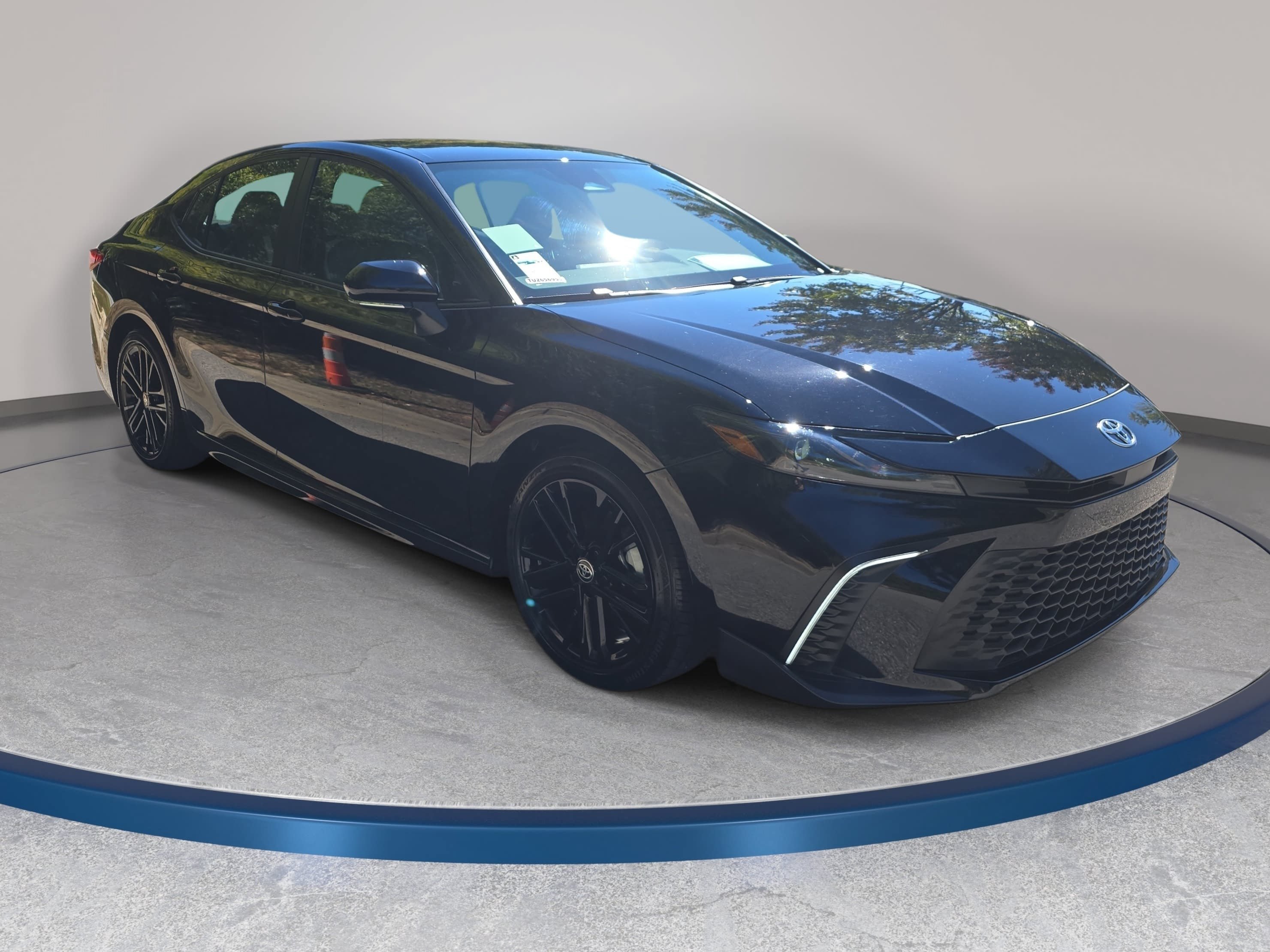 Used 2026 Toyota Camry SE FWD image 3